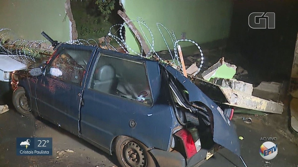 Pedreiro Tem Carro Destruído Por Muro Que Caiu Durante Temporal Em