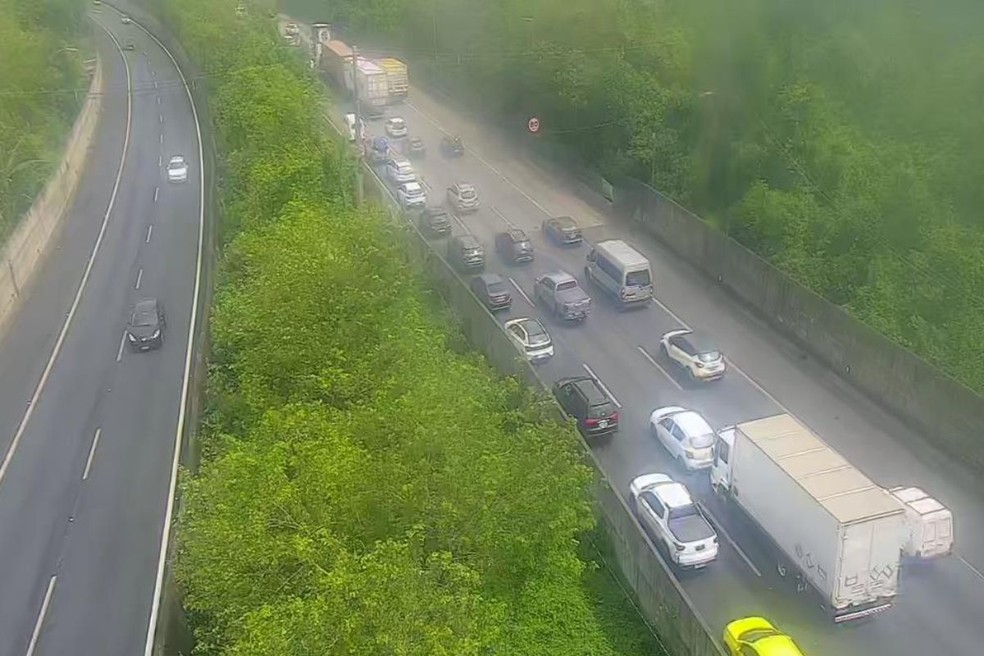 Rodovia dos Imigrantes apresenta congestionamento na volta do Natal — Foto: Reprodução/Ecovias