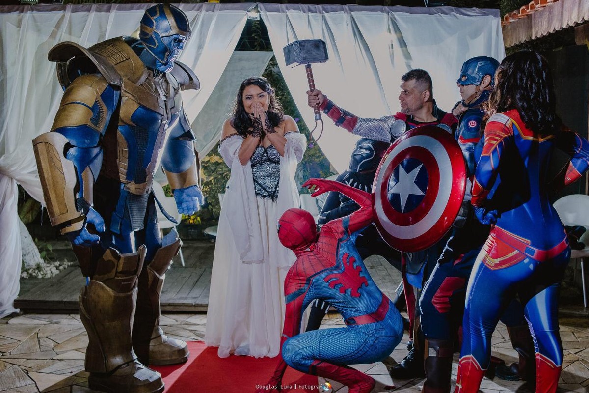 Casamento de 'Thor' reúne heróis, vilões e até Thanos como 'padrinho' em SP, Santos e Região