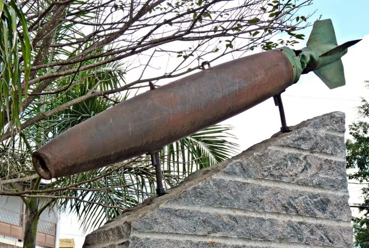 Bombas 'lançadas' por caça em cidade mineira nos anos 1980 geraram pânico e indenização milionária