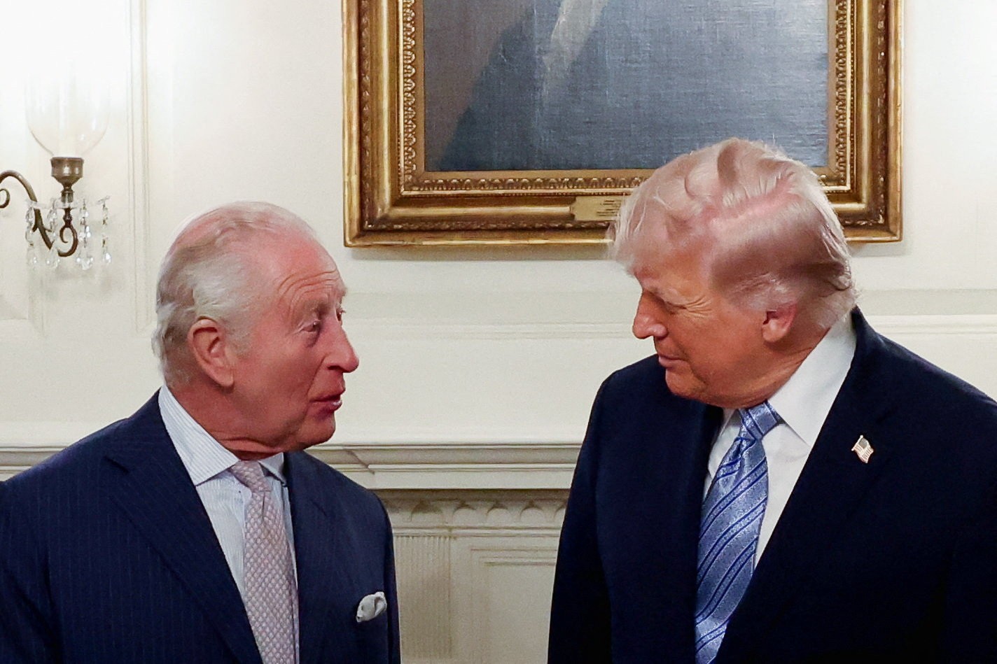 Tabloide diz que Trump e rei Charles III são parentes, e presidente dos EUA elogia: 'Sempre quis morar no Palácio de Buckingham'