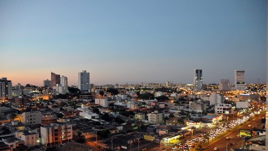 Mulheres com ensino superior recebem quase R$ 3 mil a menos que homens em Uberlândia, aponta IBGE