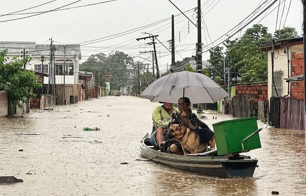 Famílias que ficaram na casa de parentes e amigos também vão ganhar móveis e eletrodomésticos — Foto: Cassius Afonso/Rede Amazônica Acre