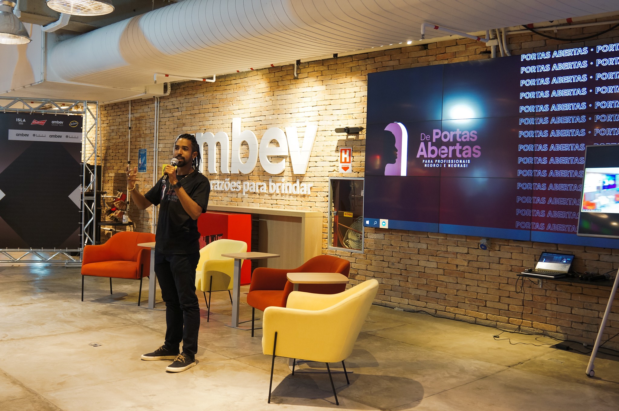 'De portas abertas': Ambev promove evento gratuito para pessoas negras em Uberlândia; 250 bolsas serão ofertadas