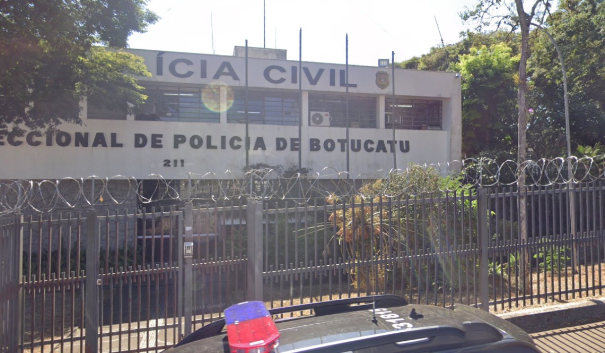 Jovem é esfaqueado pelo padrasto dentro de casa em Botucatu
