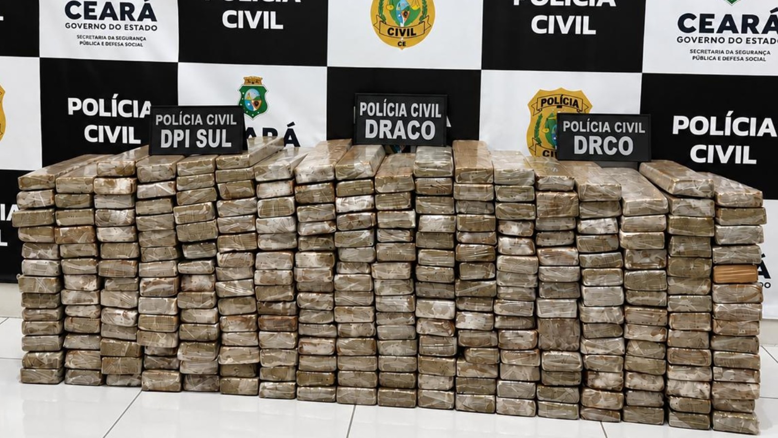 Homem é preso com mais de 2000 quilos de maconha no interior do Ceará