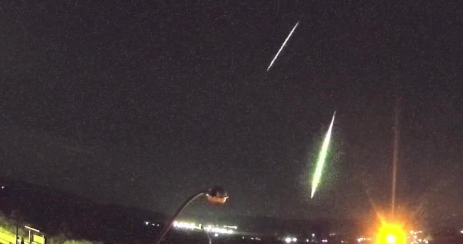 VÍDEO: Em registro raro, dois meteoros são vistos caindo sobre Santa Maria em pouco mais de um minuto