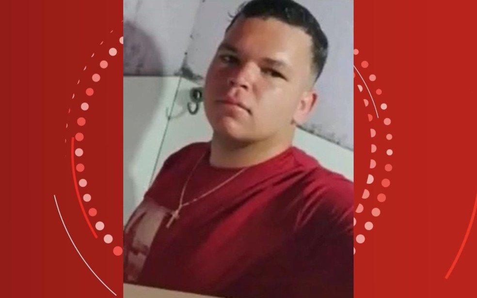 Homem é eletrocutado ao encostar em poste enquanto segurava escada no norte da Bahia — Foto: Reprodução/TV Santa Cruz