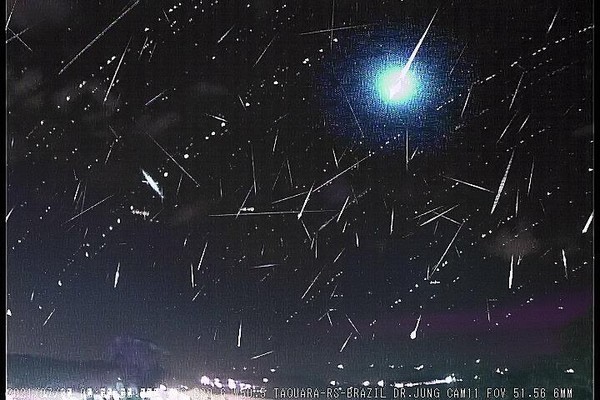 Chuva de meteoros: saiba como ver o fenômeno na noite desta quinta-feira