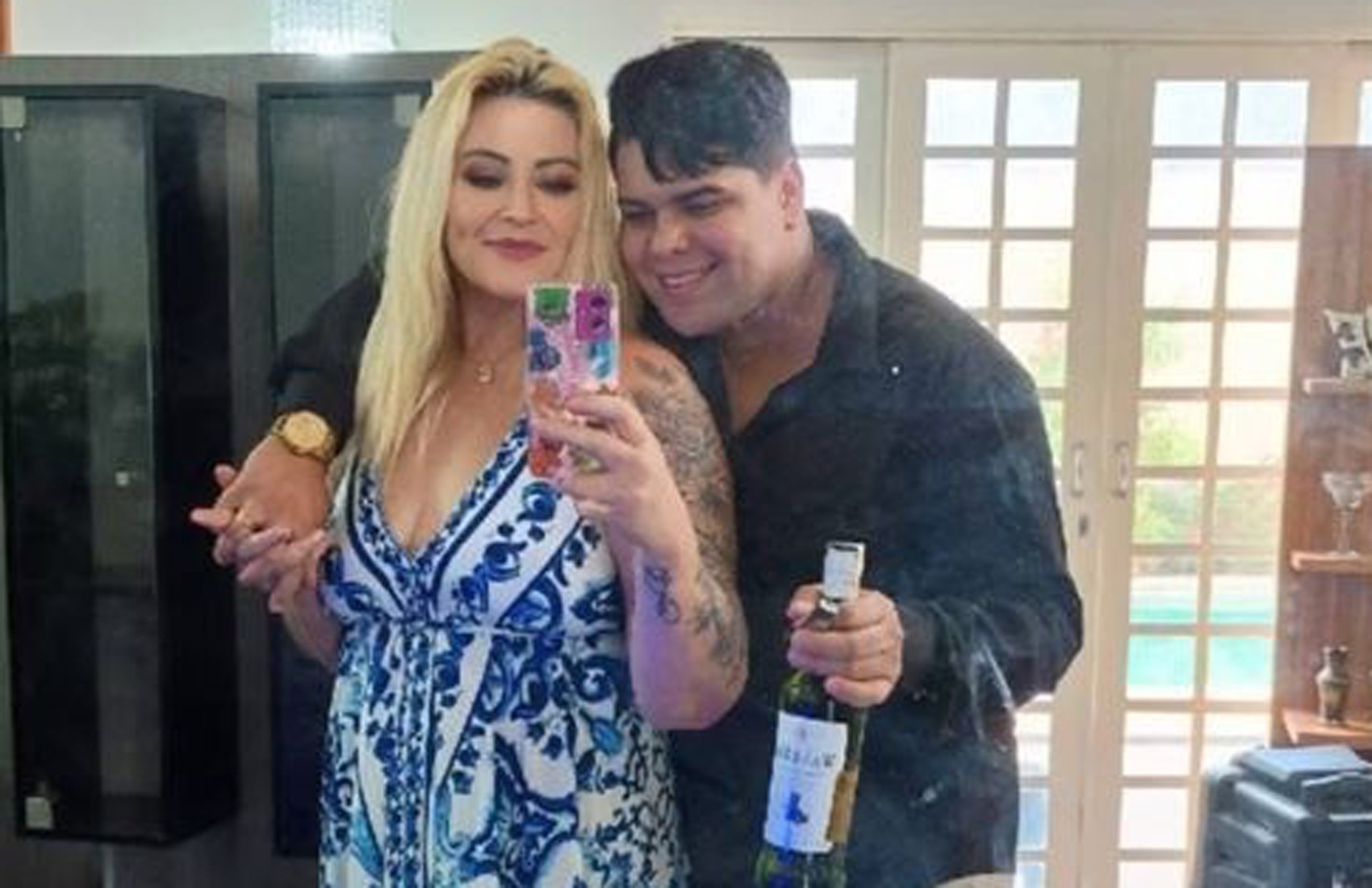 Mulher alegou legítima defesa ao matar namorado com 40 tesouradas e enterrar corpo no quintal, diz delegado