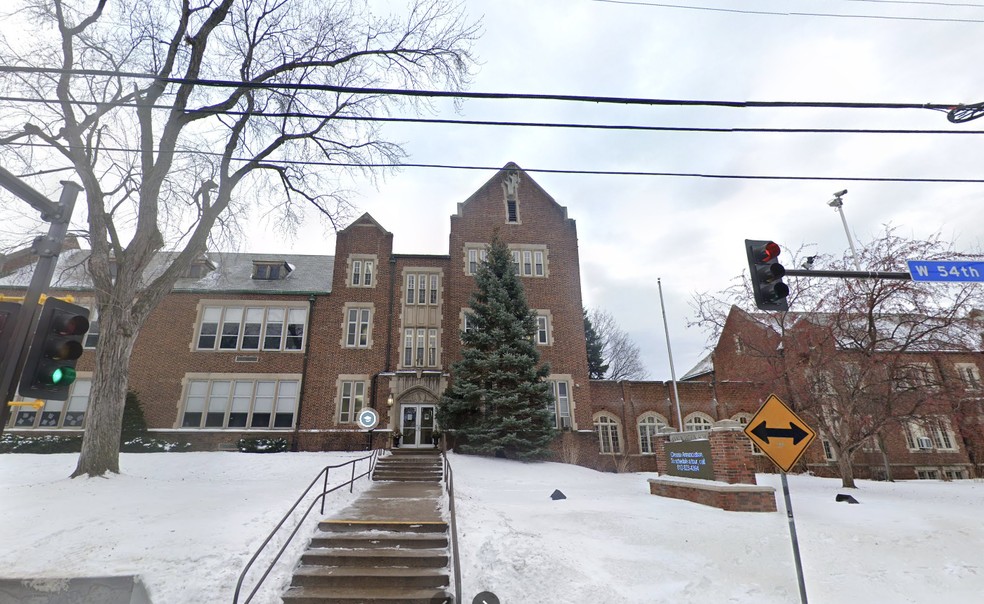 Escola católica de Annunciation em Minneapolis, nos Estados Unidos. — Foto: Reprodução/Google Street View