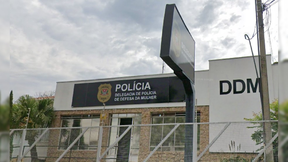 1 de 1
Delegacia de Defesa da Mulher (DDM) de Botucatu (SP) &mdash; Foto: Google Street View/Reprodu&ccedil;&atilde;o