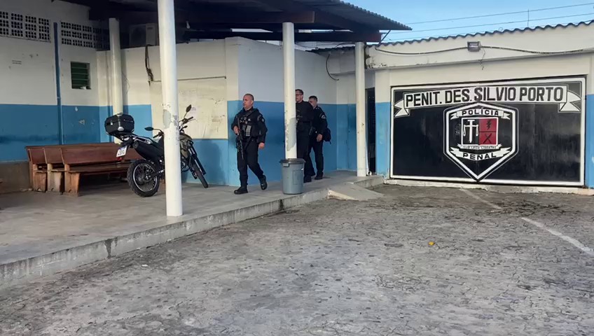 Dentista é presa suspeita de levar celular e drogas para detentos em penitenciária de João Pessoa 