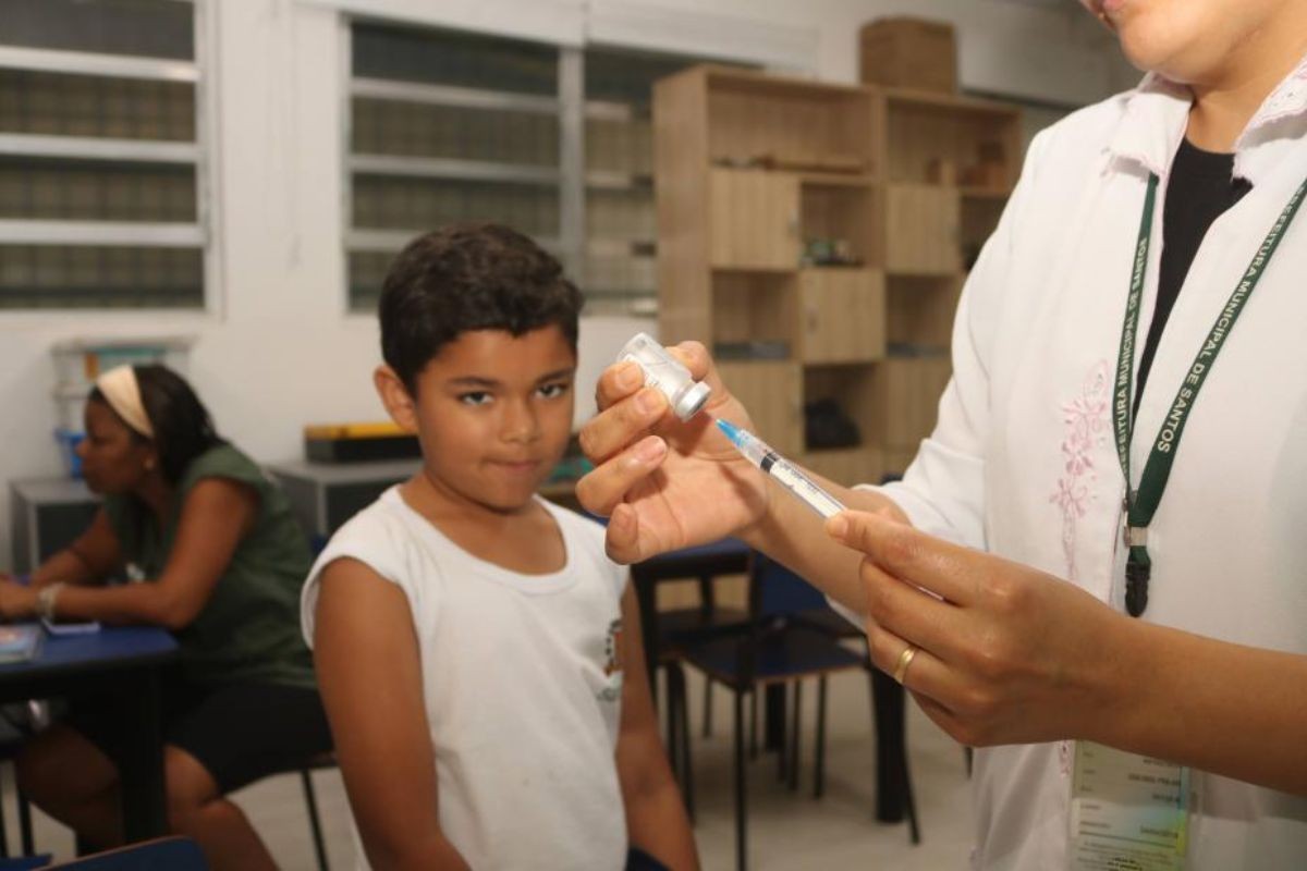 Santos, SP, inicia vacinação em escolas municipais nesta segunda-feira; saiba mais