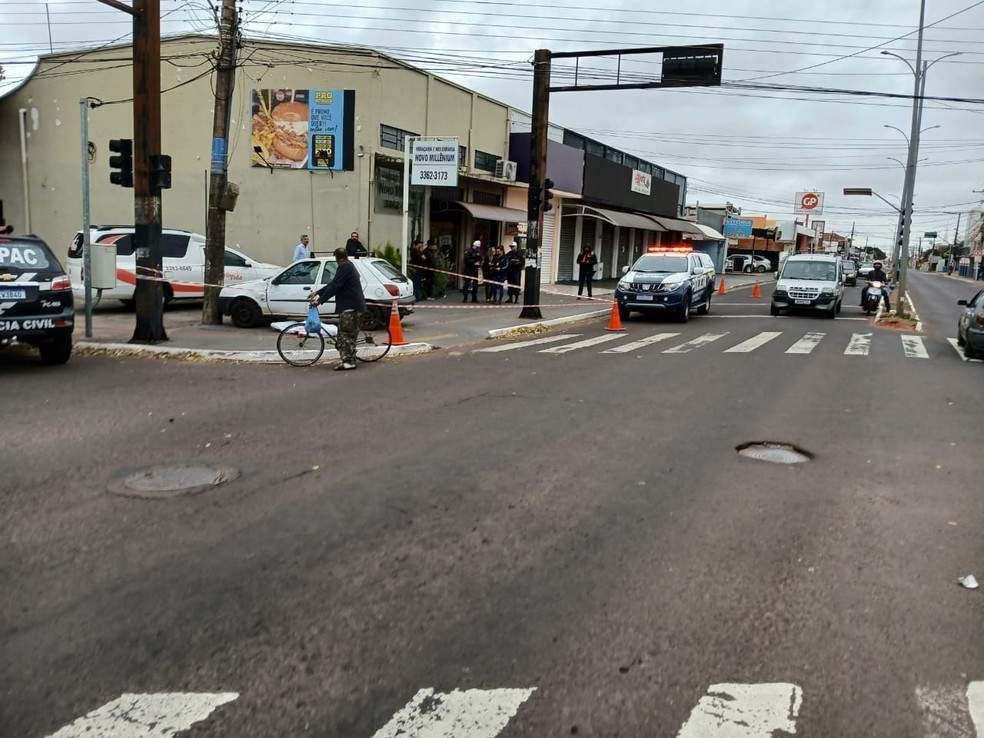 Acidente aconteceu por volta das 11h, em Campo Grande (MS) — Foto: Osvaldo Nóbrega/TV Morena