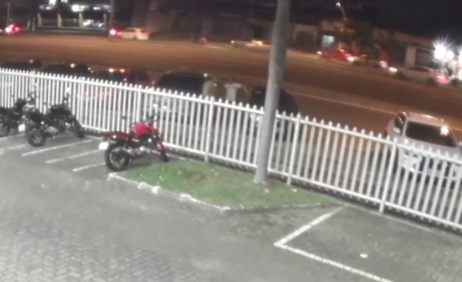 Policial civil é investigado após tentar subornar colega para ficar com celular apreendido em operação