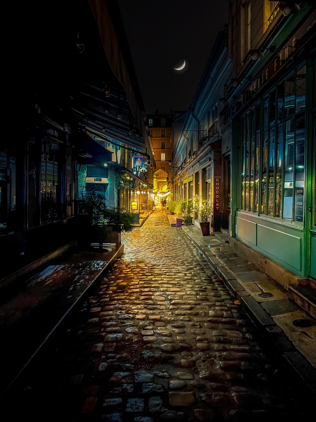 'Última noite antes do Natal', de Long Nguyen, ficou com o 1º lugar na categoria 'Viagem'. Foto tirada em Paris — Foto: Long Nguyen/iPhone Photography Awards