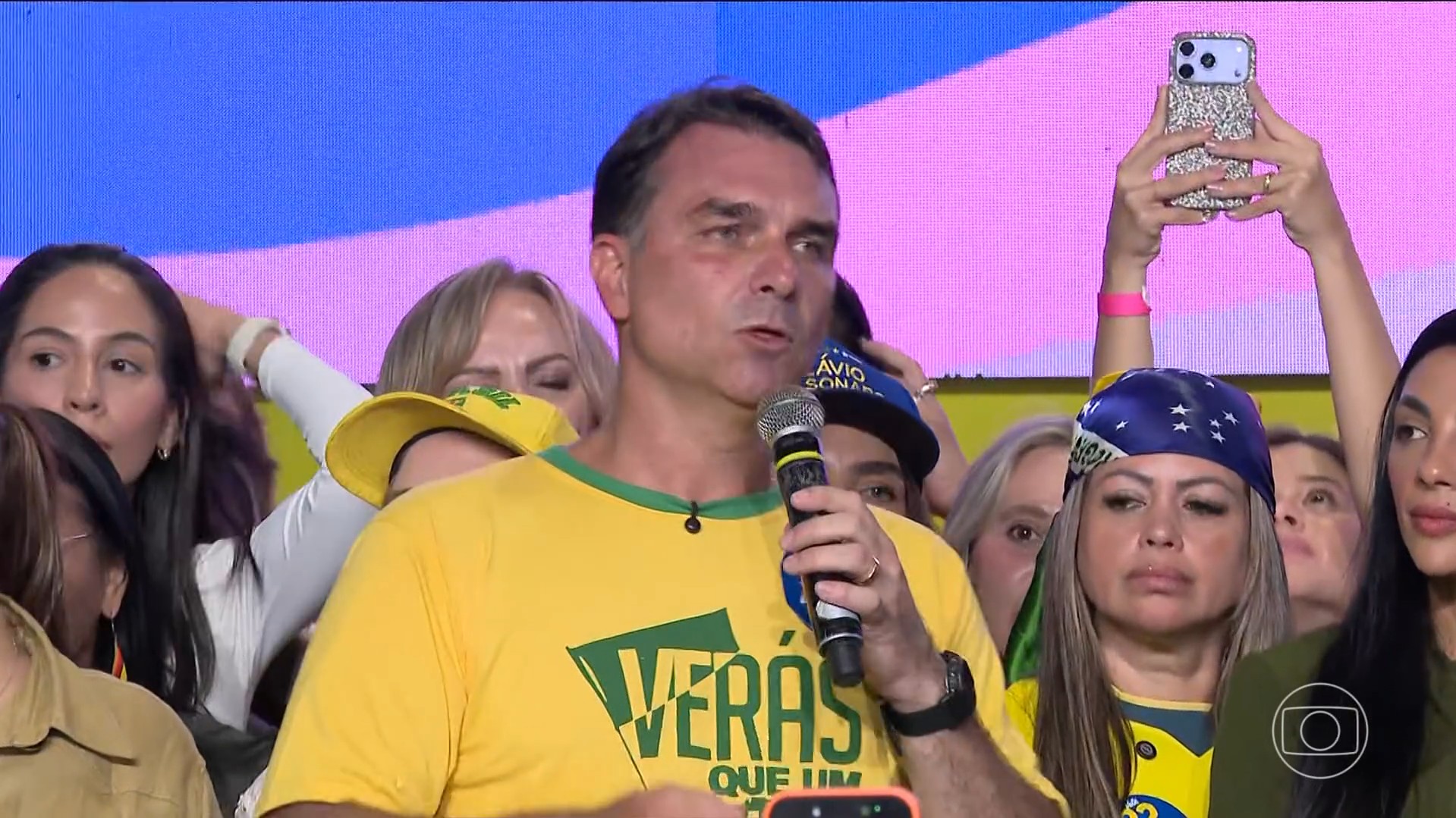 Flávio Bolsonaro promete aplicativo para serviços públicos e mudanças | G1