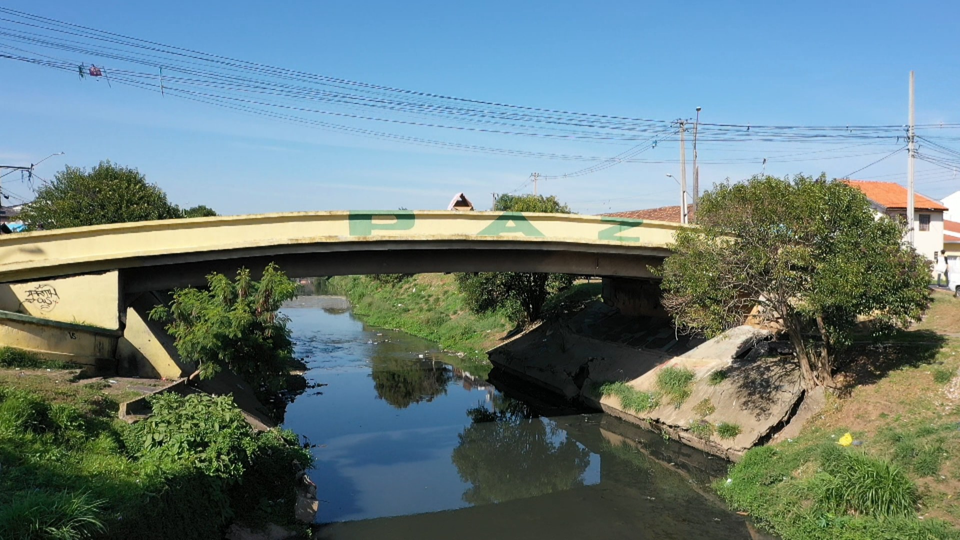 Dois homens são presos suspeitos de espancar mulheres e jogá-las de ponte em Curitiba; uma morreu