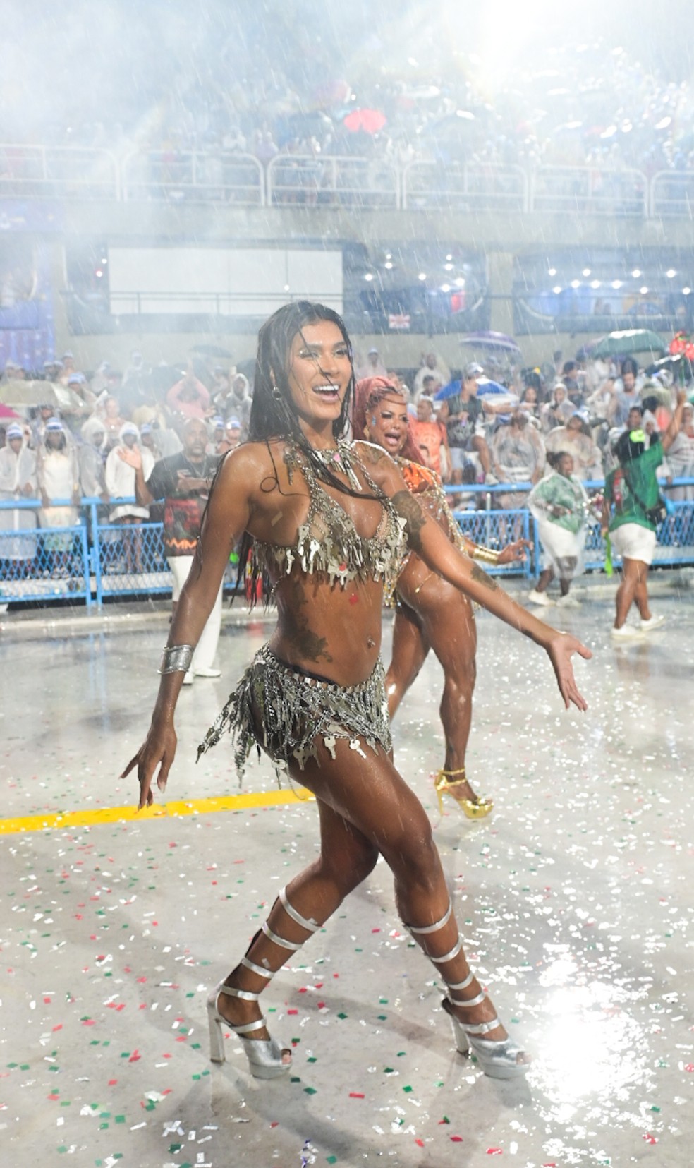 Pocah no ensaio da Grande Rio — Foto: Leo Franco/AgNews