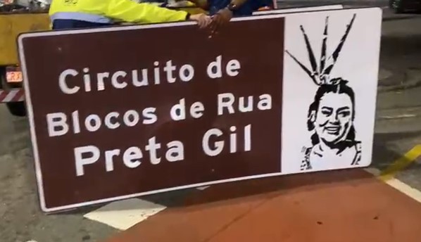 ‘Circuito Preta Gil’: prefeitura instala placas e batiza trajeto de megablocos com o nome da cantora
