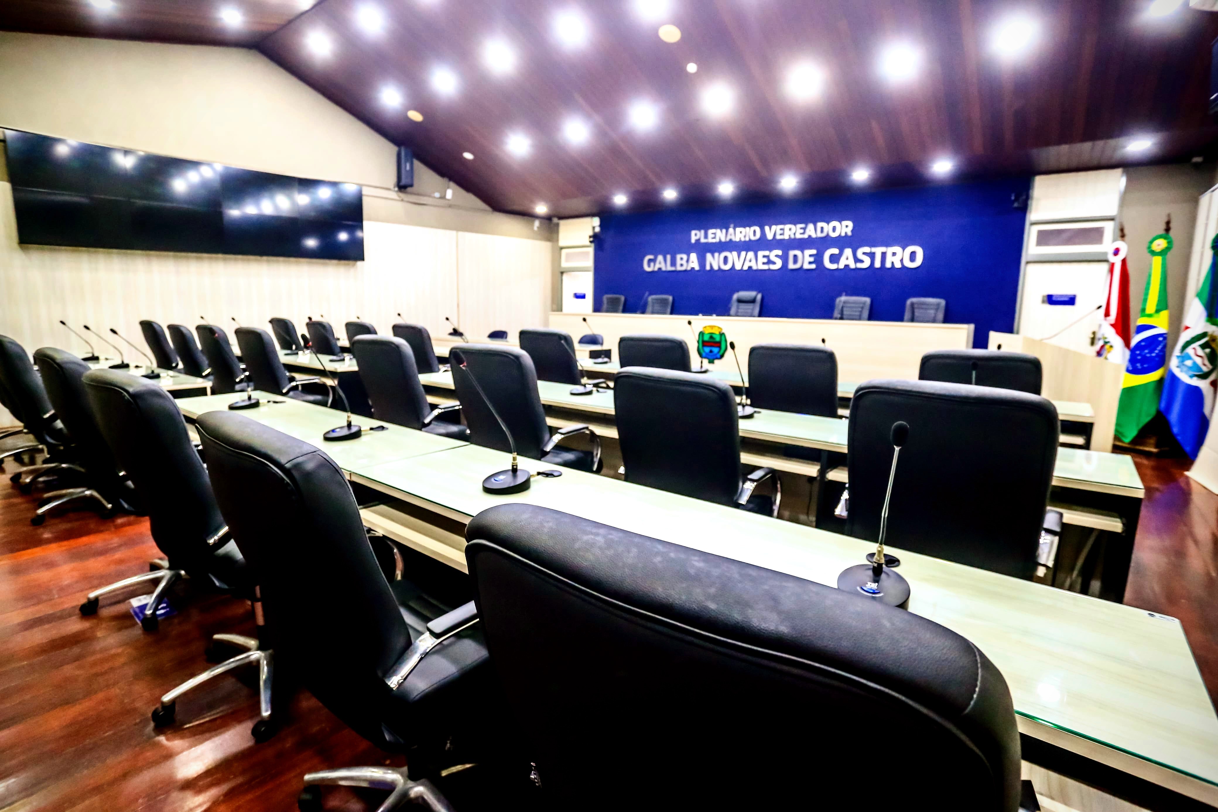 JHC exonera trabalhadores de cargos comissionados de Maceió, com exceção de dois órgãos; confira