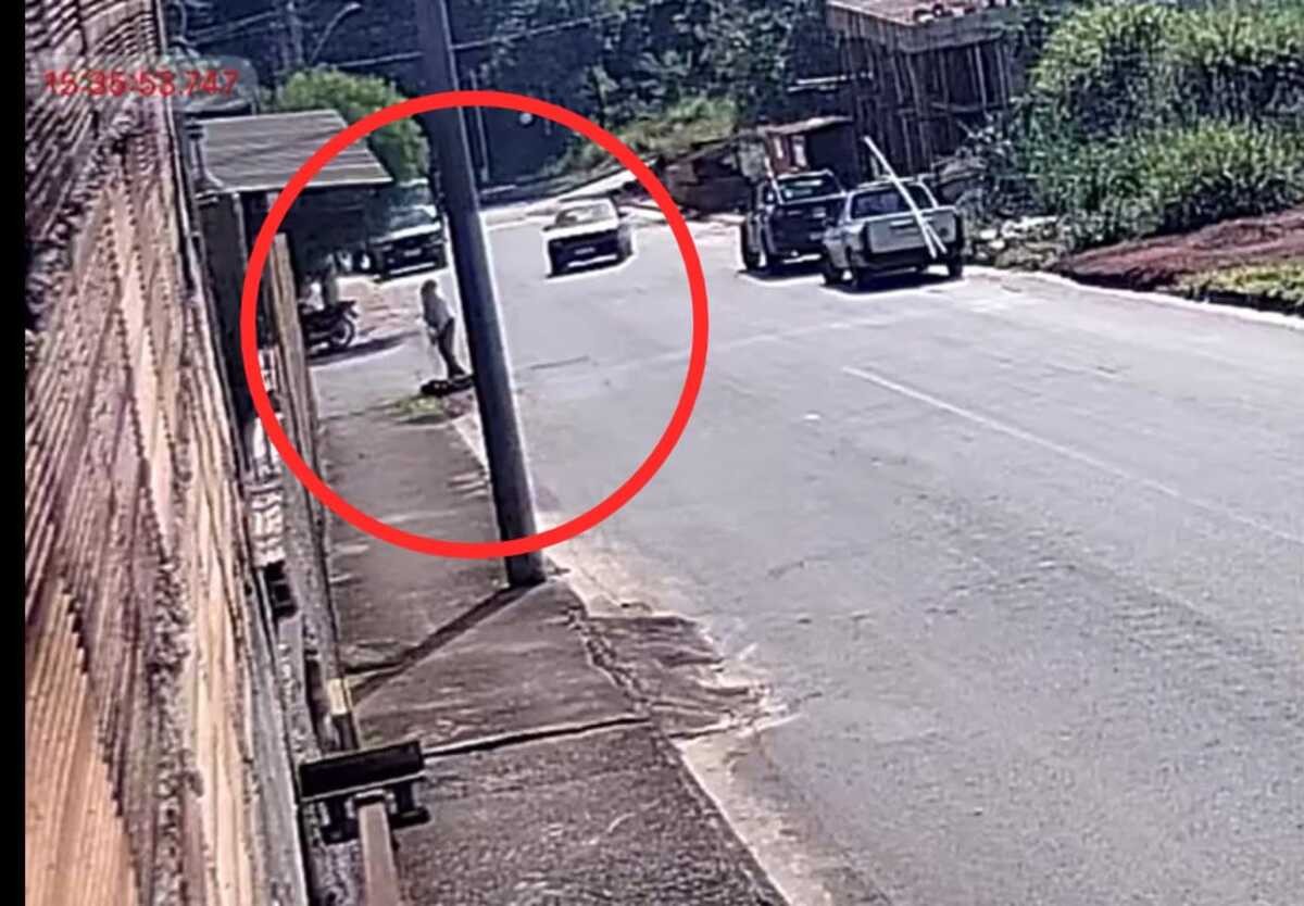 VÍDEO: Motorista sem CNH atropela funcionário da limpeza pública e foge sem prestar socorro em MG 
