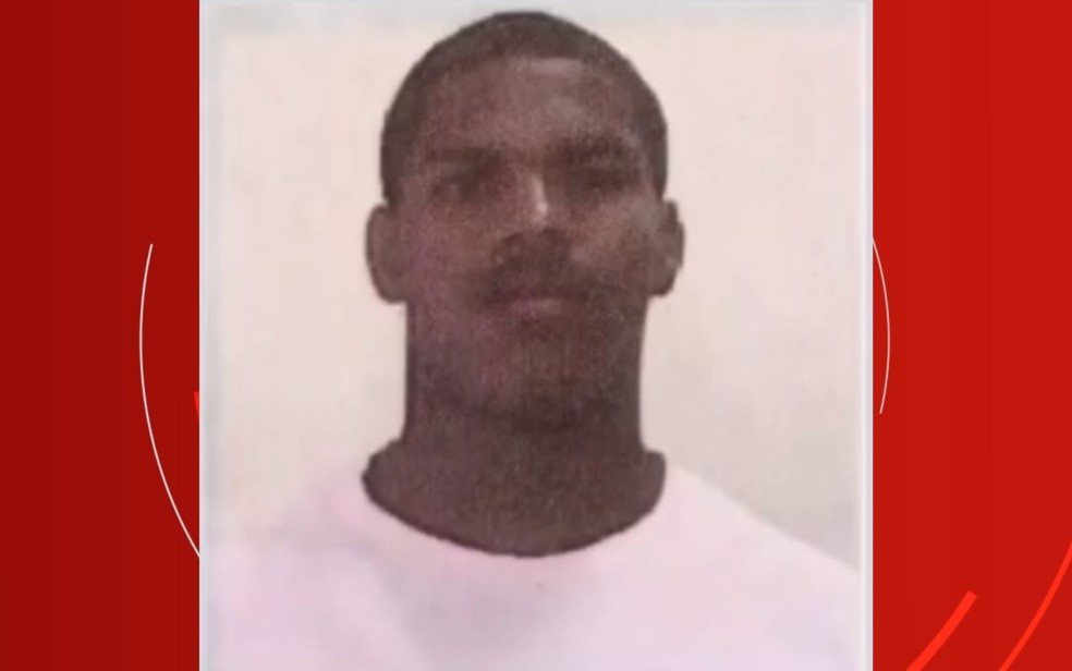 Jovem foi encontrado morto nesta sexta (7) — Foto: Reprodução TV Santa Cruz