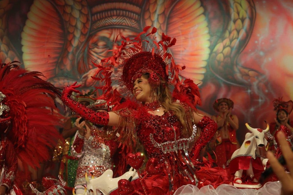 Raíra Lins é escolhida nova sinhazinha da fazenda do Boi Garantido. — Foto: Sérgio Cole e Sidney Simas