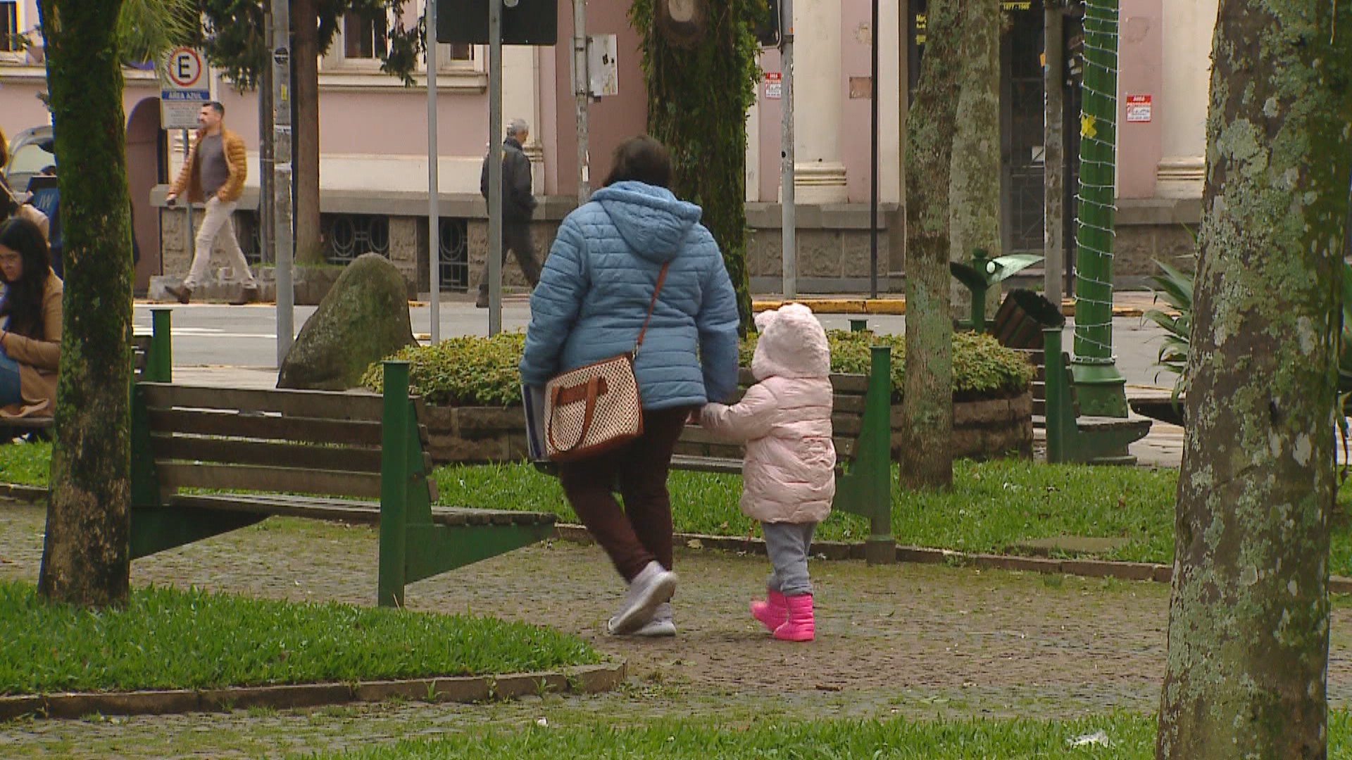 Massa de ar frio provoca temperaturas abaixo dos 10°C no RS a duas semanas do verão