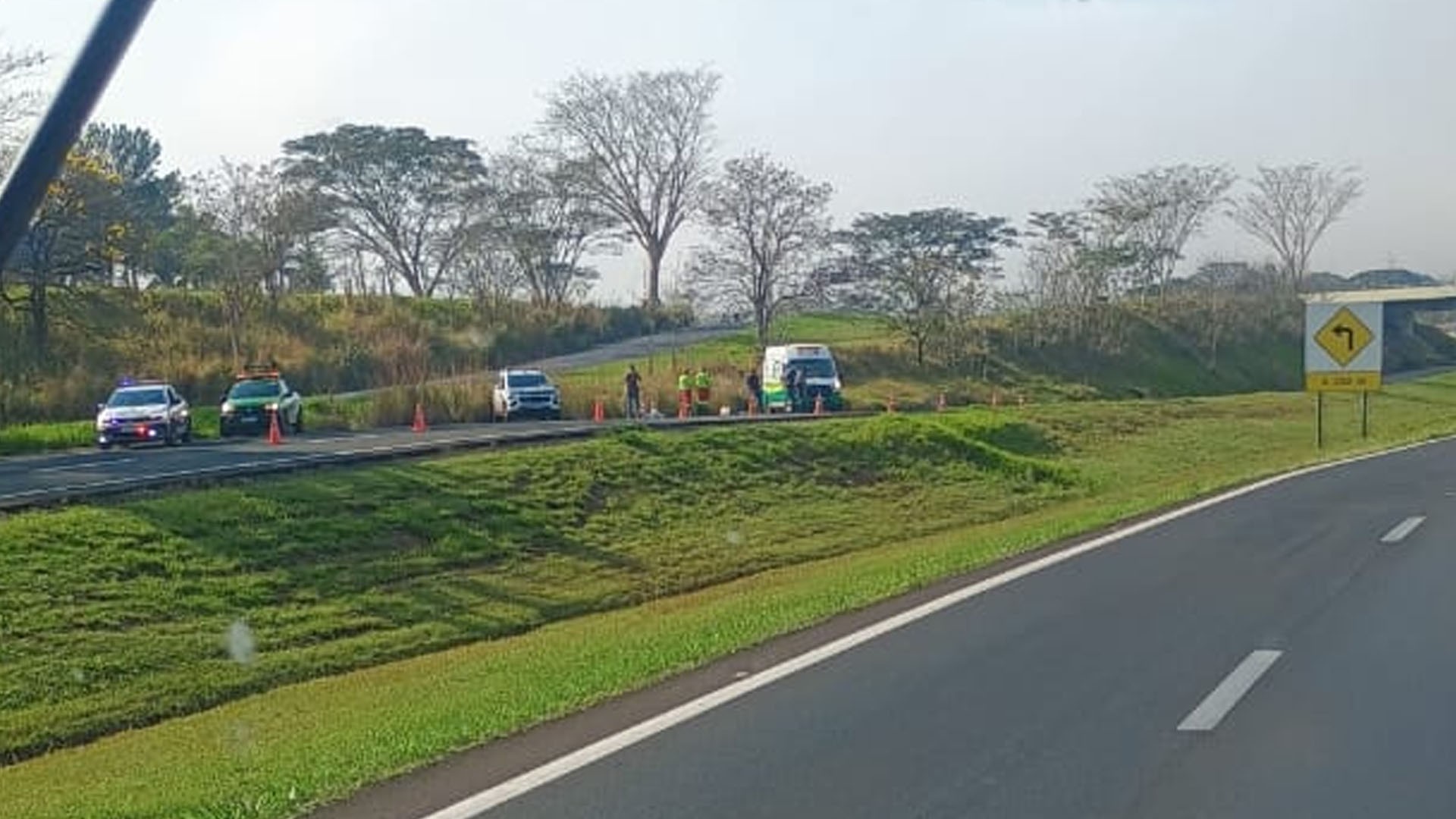 Corpo de homem com ferimento na cabeça é encontrado na rodovia Washington Luís