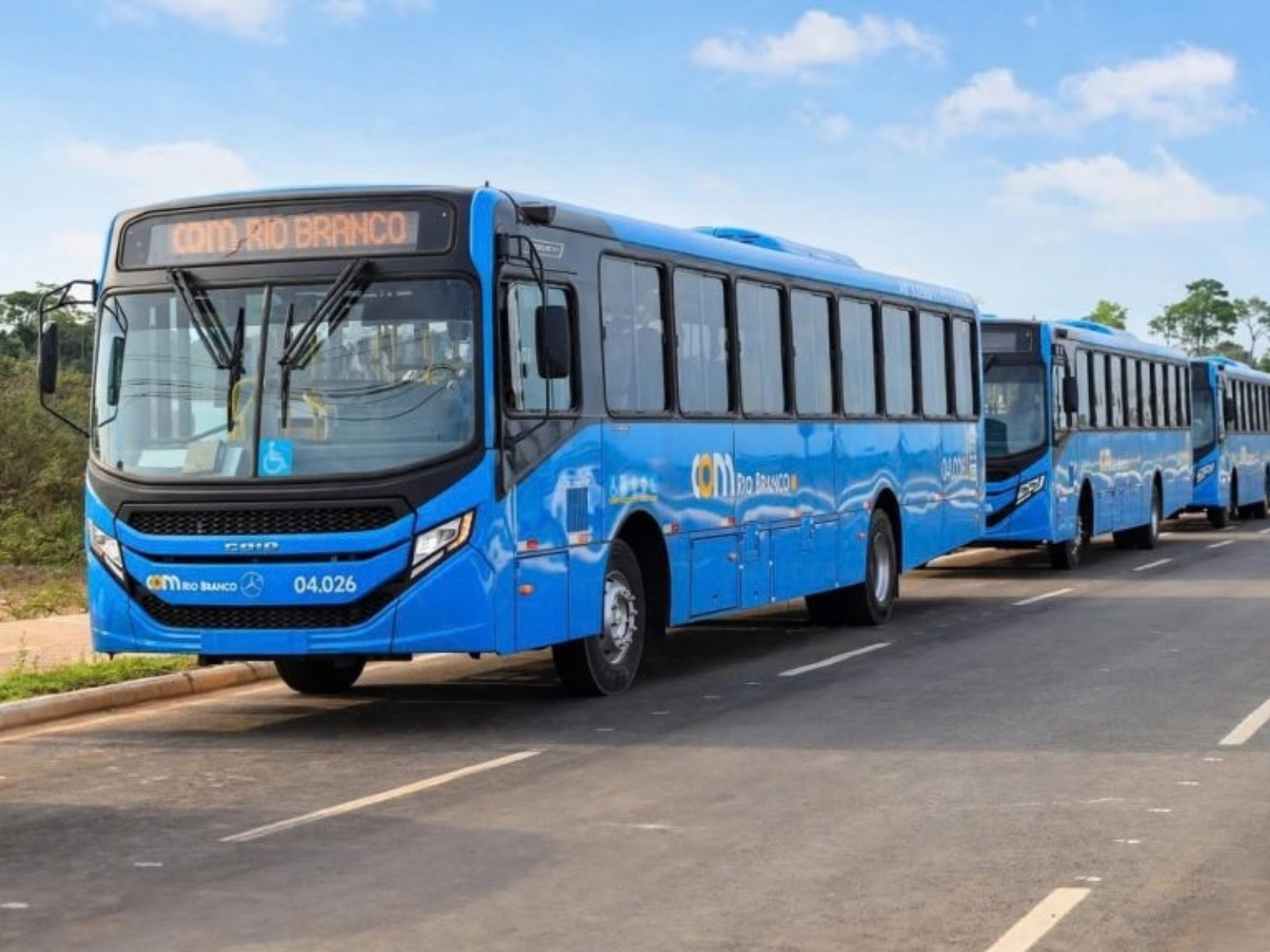 Mais 18 ônibus chegam à capital do Acre para renovação do transporte coletivo