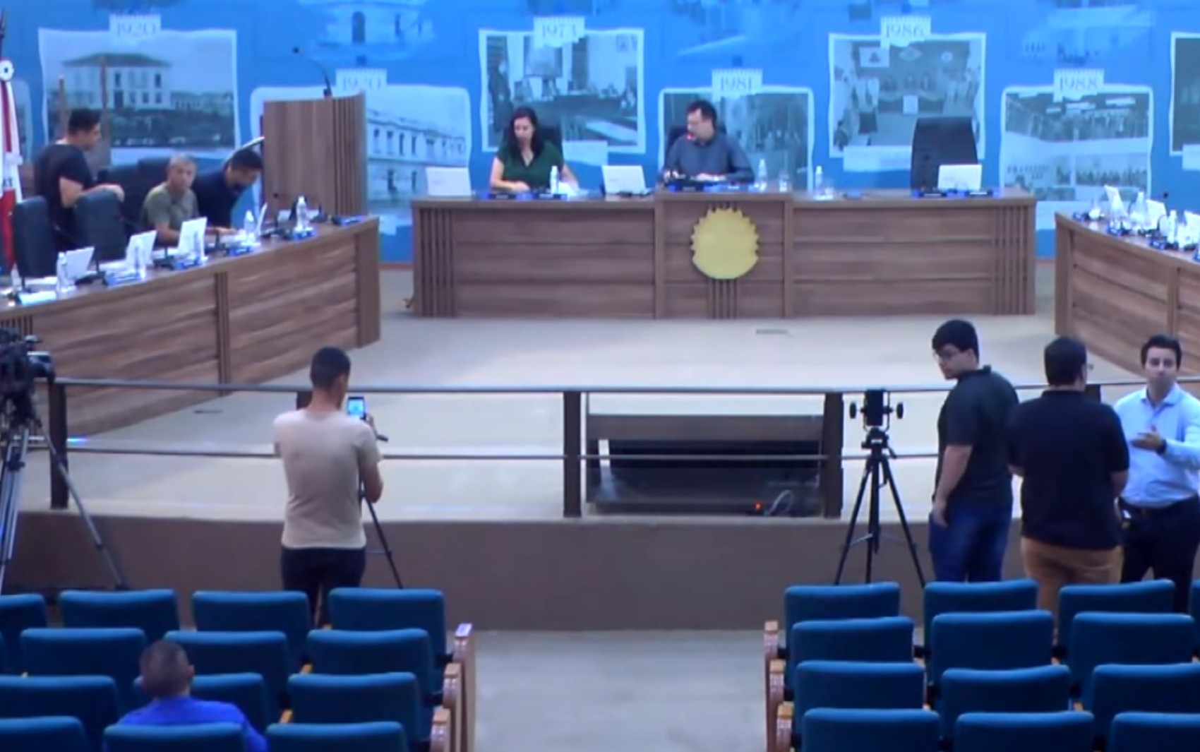 CPI do Natal aponta possíveis irregularidades em gastos com decoração em Pouso Alegre, MG