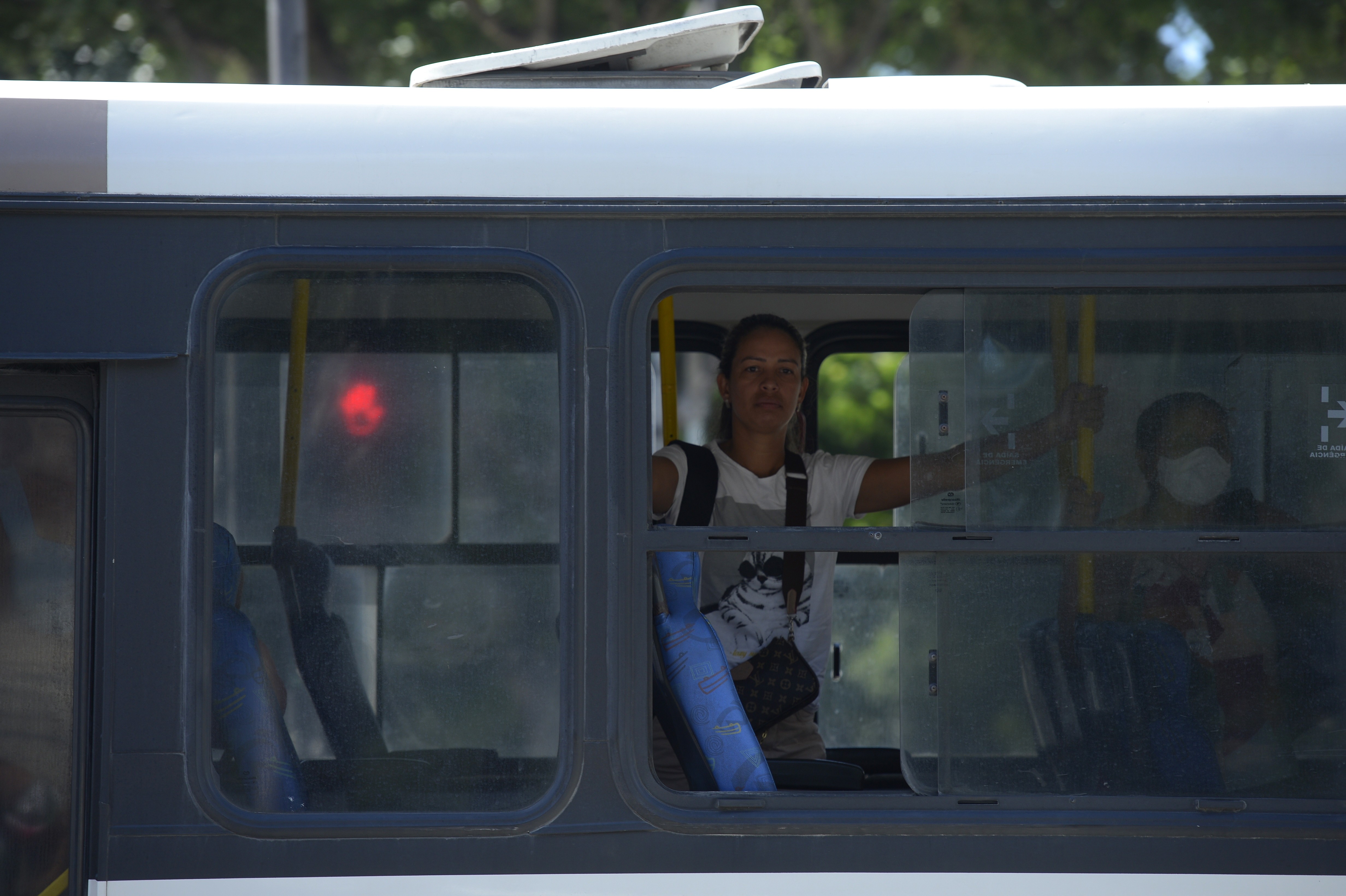 Ônibus sem ar-condicionado no Rio terão subsídio suspenso, diz prefeitura