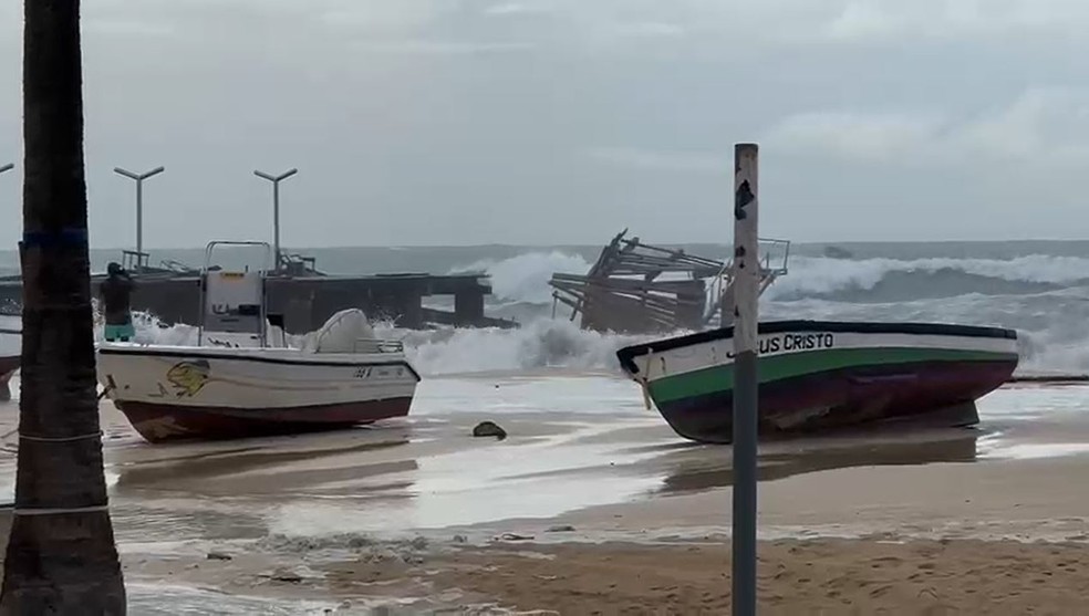 Onda tropical deve continuar a provocar chuvas intensas nas ilhas de Cabo Verde nos próximos dias — Foto: Reprodução