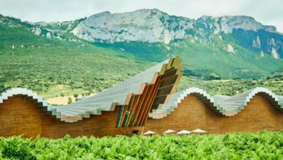 Bodegas Ysios, localizada em Rioja, na Espanha. — Foto: Reprodução/Instagram