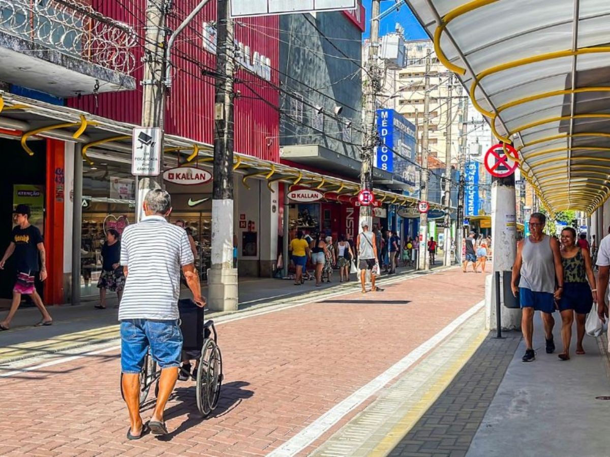 Comércio do litoral de SP espera aumento de vendas no feriado de 9 de julho