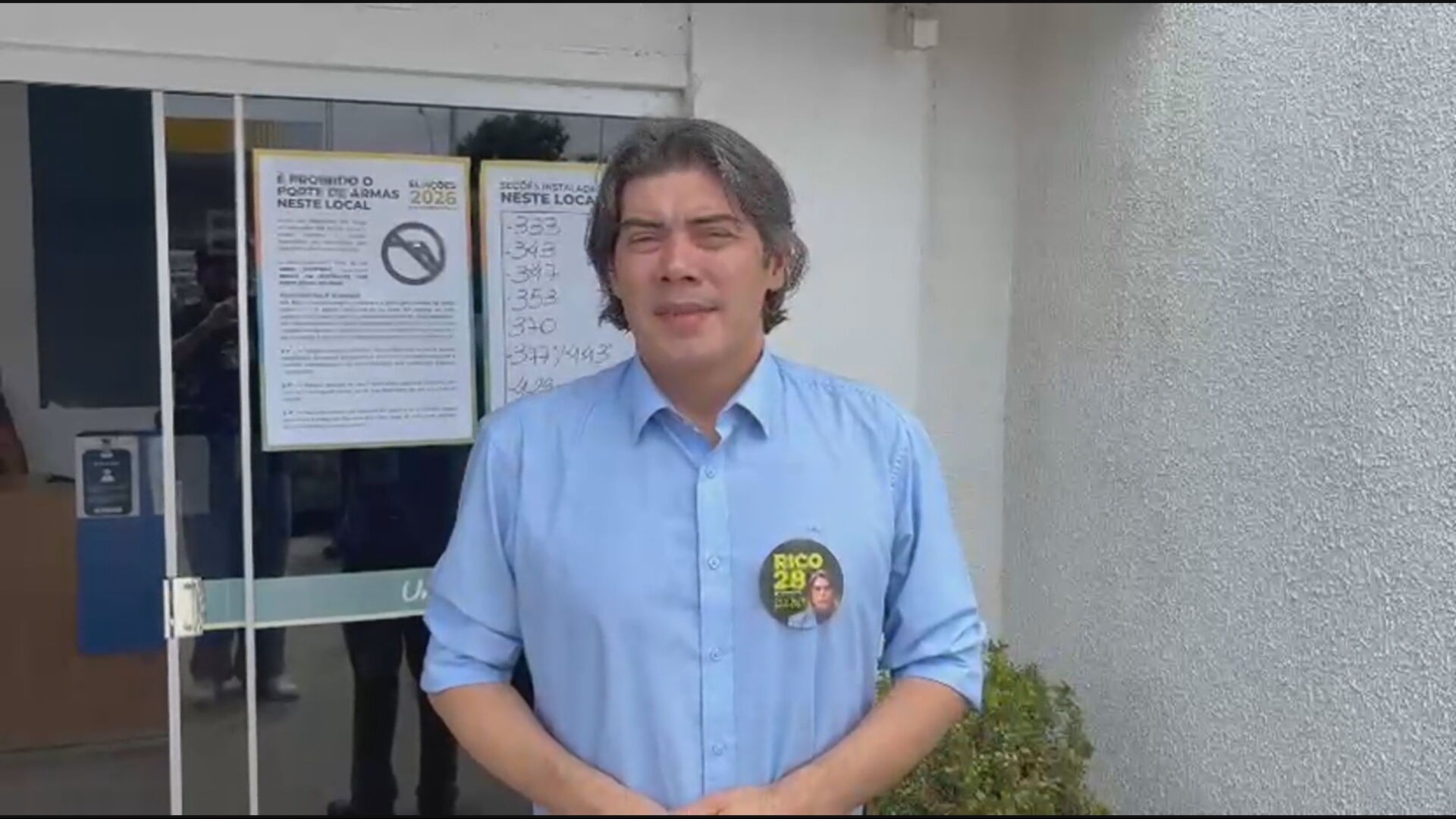 Rico Pinheiro (PRTB) vota em Sobradinho, no DF