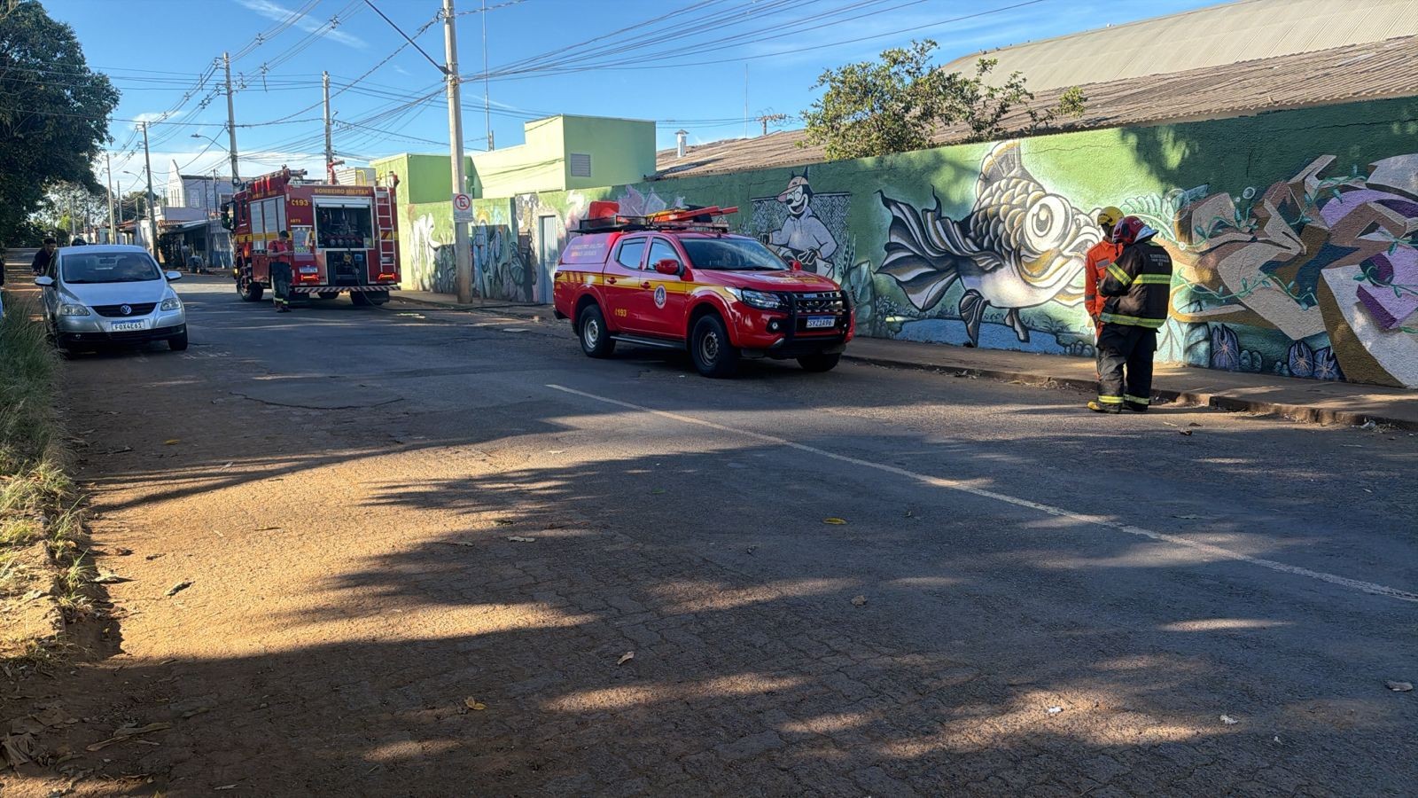 Explosão de botijão provoca incêndio em cozinha de escola estadual no bairro Alvorada, em Uberlândia