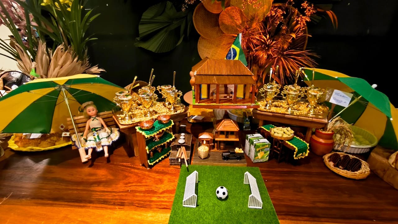 Receita com milho, bacon, linguiça e carne de sol em homenagem à Copa desbanca 282 pratos em festival de comidas típicas em MG