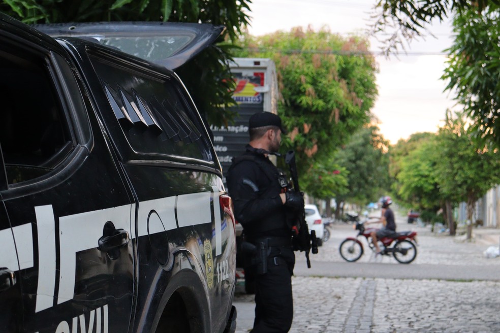 Investigação da Polícia Civil do RN cumpriu mandado contra policial da própria corporação — Foto: PCRN/Divulgação