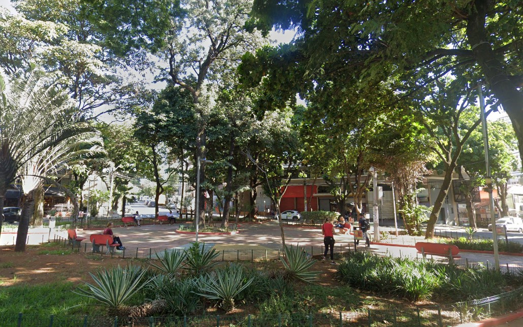 'Pracinha do Coreu', em BH, muda de nome e passa a homenagear cardeal ex-reitor da PUC Minas