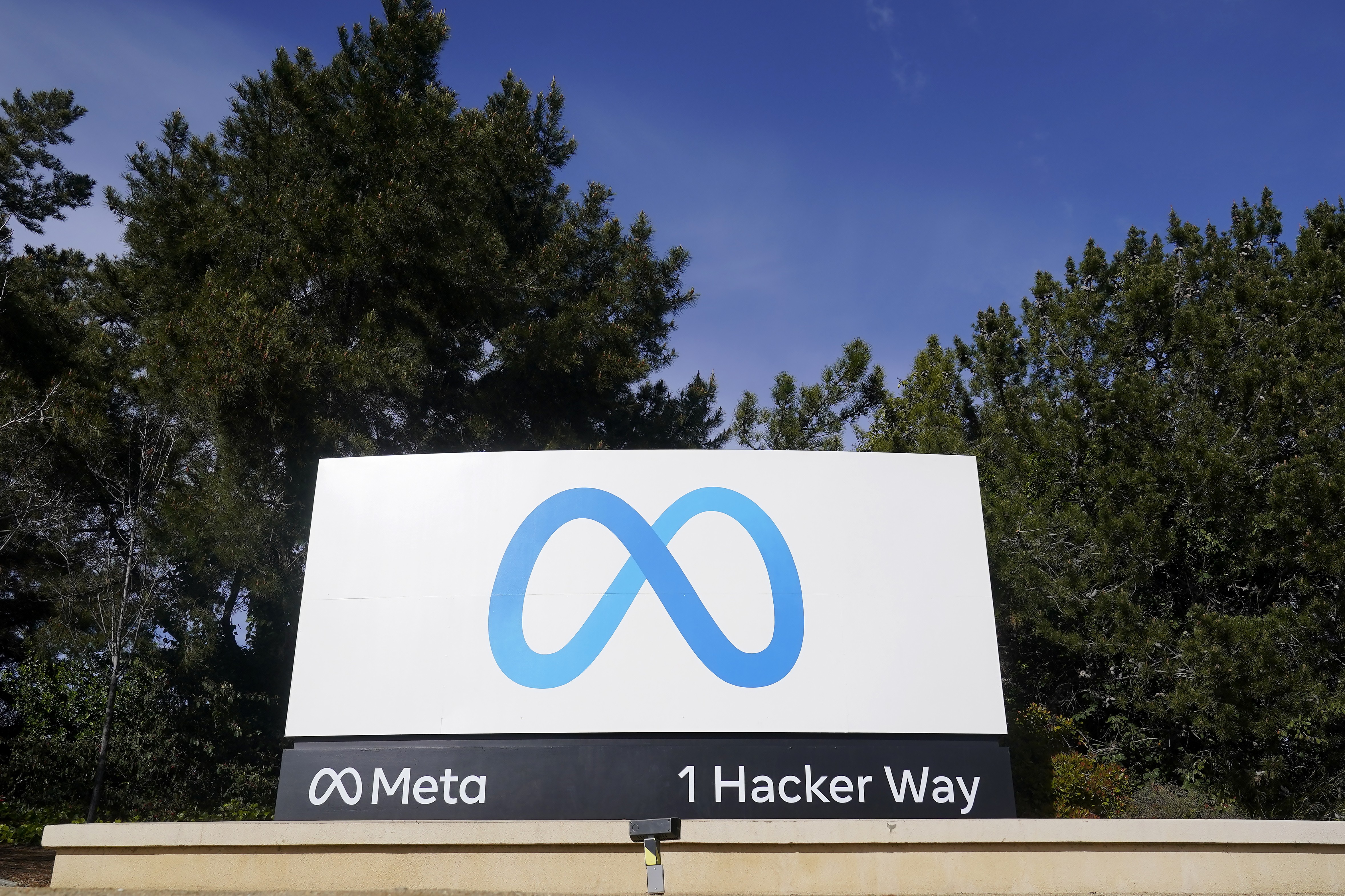 Meta passa a permitir que posts associem gênero ou orientação sexual a doença mental no Facebook, Instagram e Threads