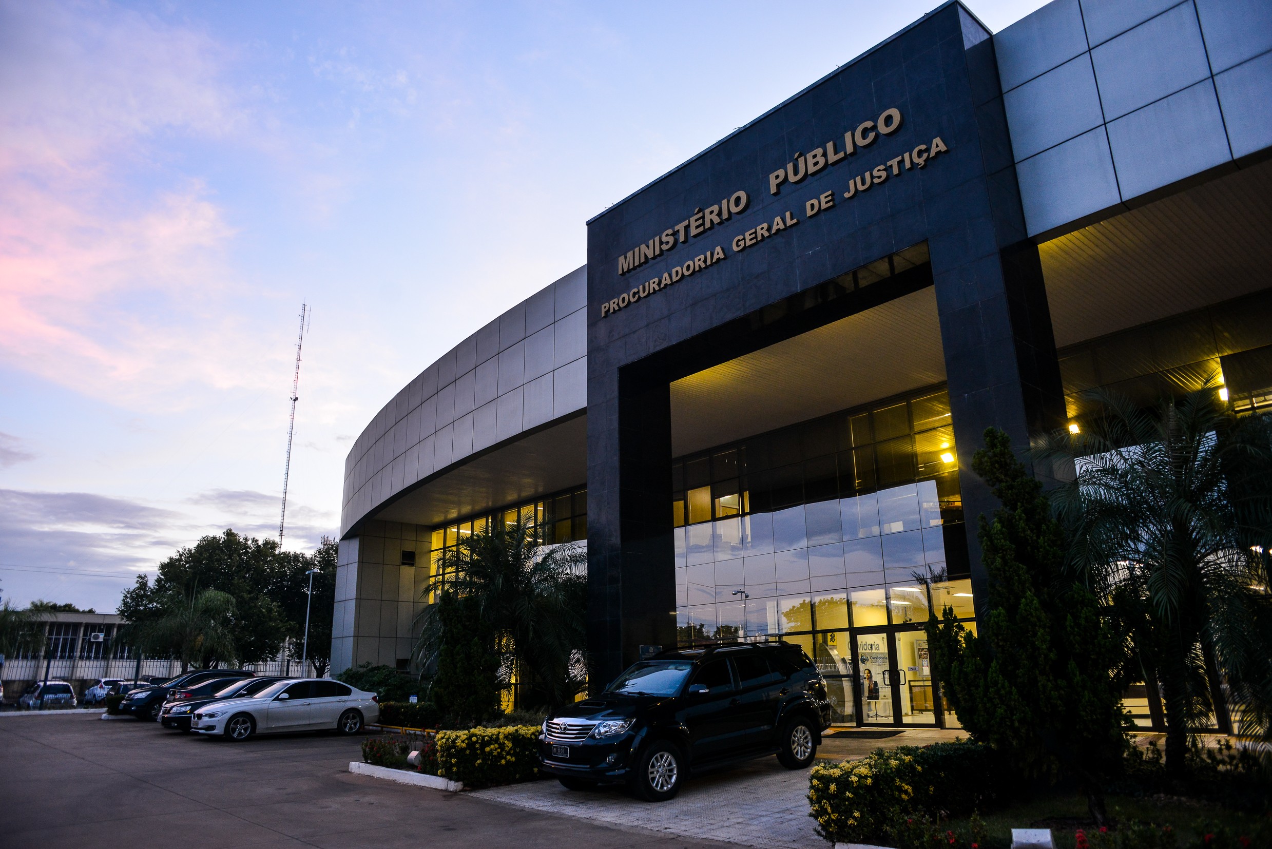 MPMT abre investigação para apurar gasto de R$ 1 milhão com grupo Flor Ribeirinha em viagem aos EUA