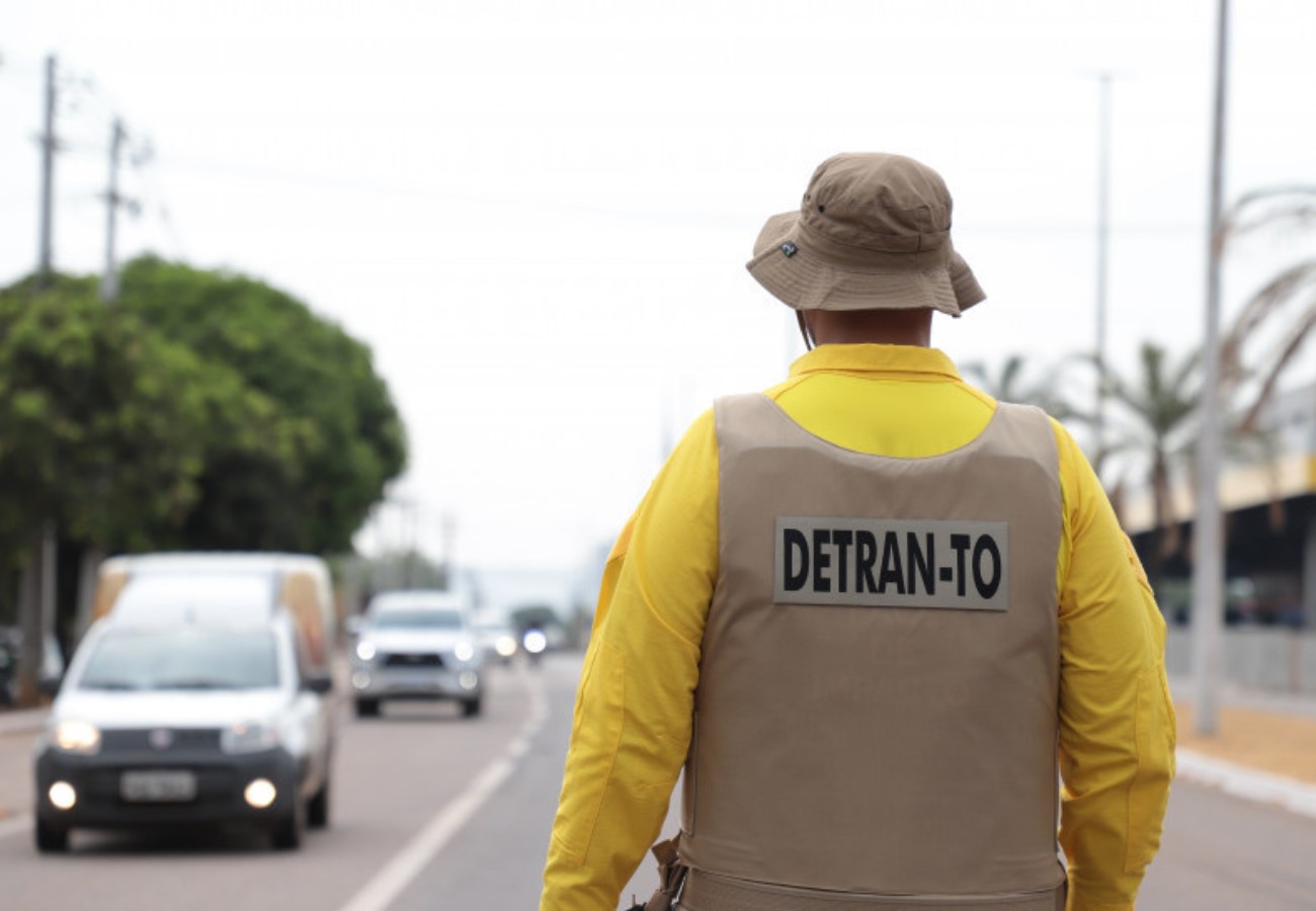 Estado é condenado a pagar R$ 15 mil de indenização após agente de trânsito jogar spray de pimenta em motociclista