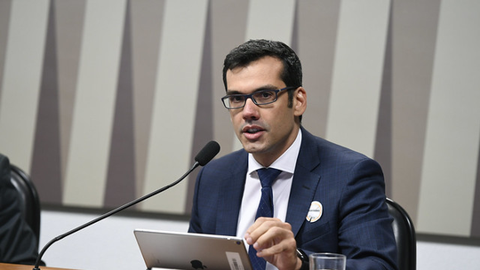 Emmanoel Schmidt é aprovado como novo presidente dos Correios - Indicação do economista foi feita pelo governo Lula nesta quarta-feira (17). Posse está prevista para início da semana que vem.