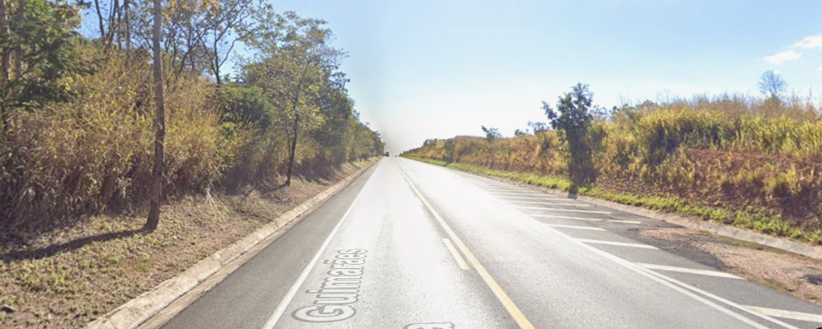 Três morrem após carros baterem de frente na BR-135, em Augusto de Lima