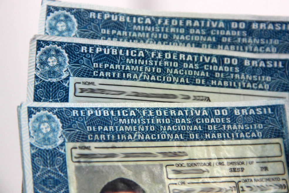 Carteiras Nacionais de Habilitação (CNH) — Foto: Detran/PR