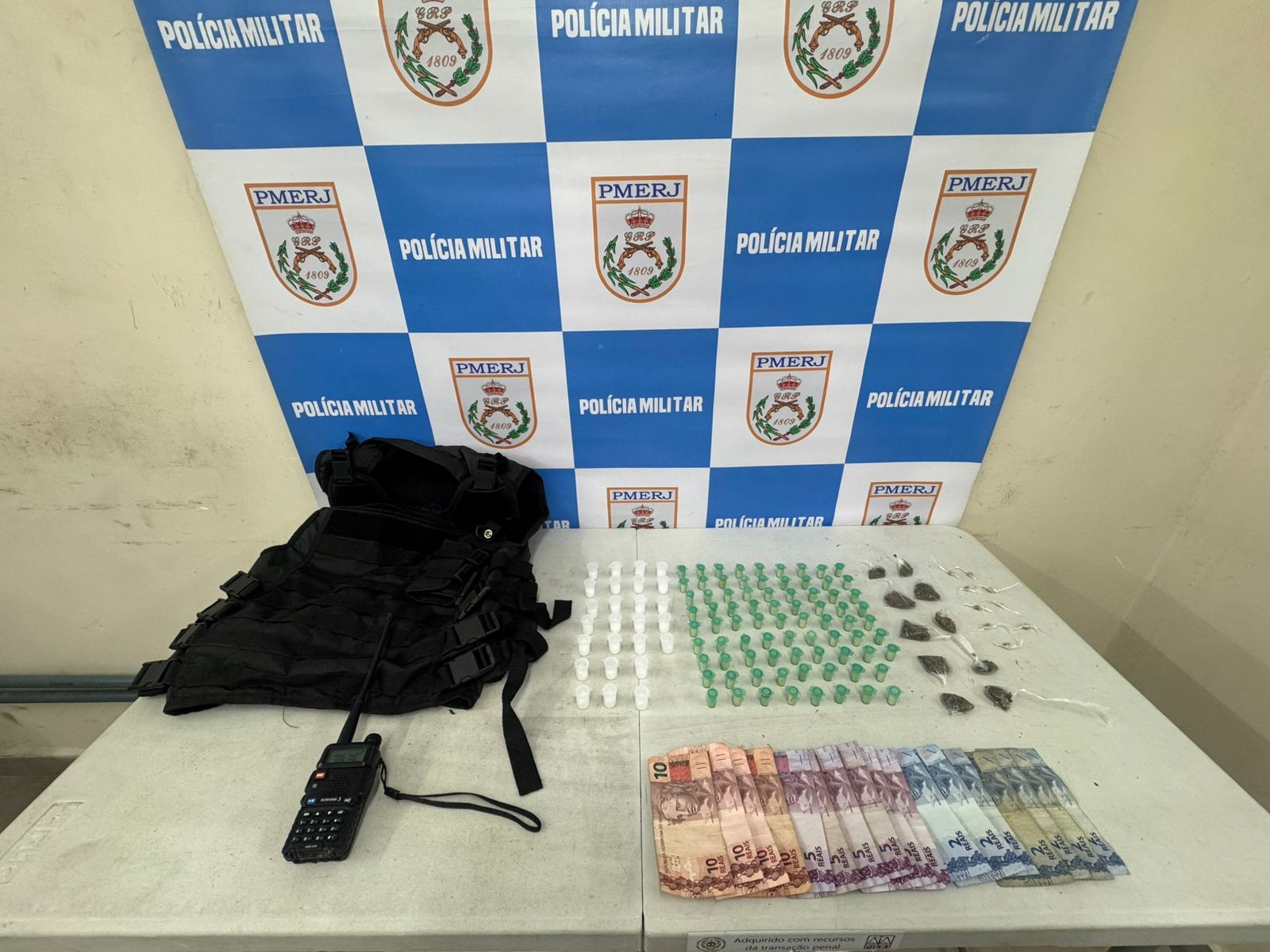 Dois homens são presos por tráfico de drogas em Volta Redonda