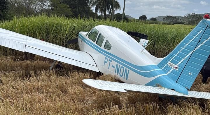 Aeronave que transportava Cícero Lucena, prefeito de João Pessoa, sofre pane e faz pouso de emergência no interior da PB